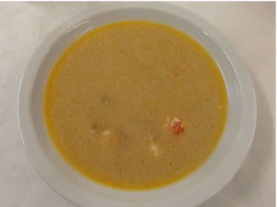 Galanga-Suppe mit Hummereinlage